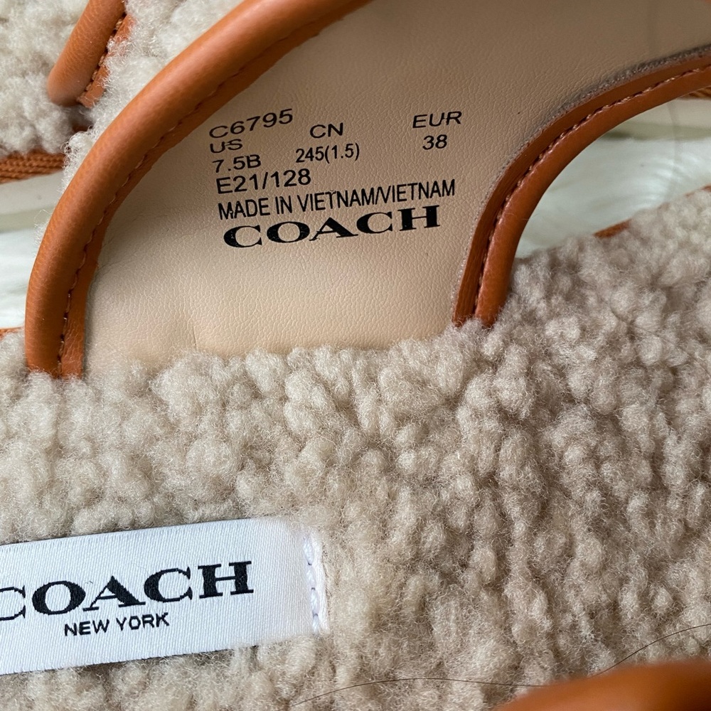 - NWT COACH Women's Hollie Cozy T-Strap Slippers - Picture 8 of 11